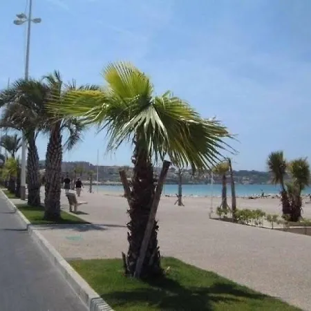 Le Miramar *